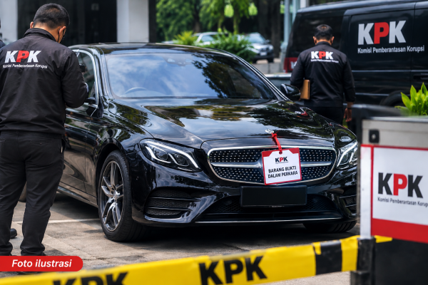 KPK Sita Mercedes Benz yang Diduga Terkait Kasus Suap Pemkot Bengkulu